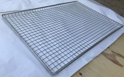 Latest company news about 880 soldaram a bandeja do forno da rede de arame para a transformação de produtos alimentares do ANIMAL DE ESTIMAÇÃO a México