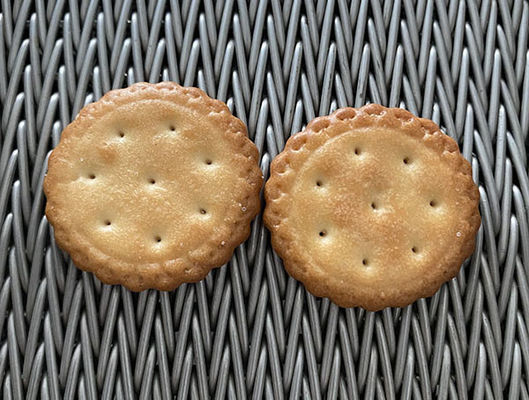 Bom preço. Biscoito laminado plano Cozinha Composto Metálico Resistente ao Calor Forno Equilibrado Herringbone Wire Freezer Mesh Cinturão Transportador on-line