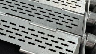 Correia transportadora de placa de metal com furo para resfriamento de túnel de recozimento de forno de padaria