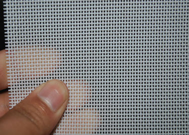 Bom preço. O branco 2 derramou a tela material da malha do Weave liso para o transporte, serviço do ODM do OEM on-line