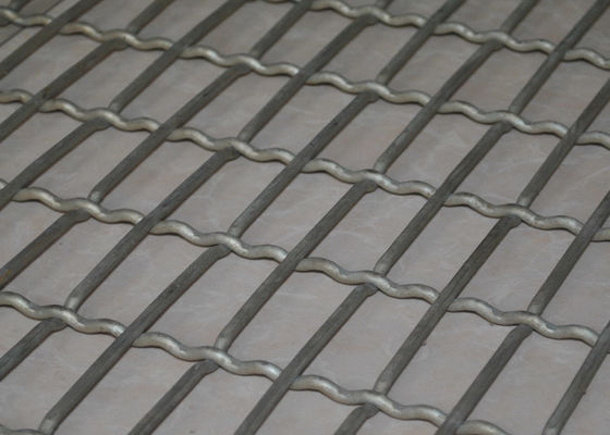 Trave a malha inoxidável frisada da tela do Weave para o porco que aumenta, resistente à corrosão