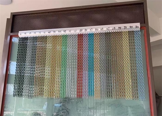 Bom preço. Cortina de malha metálica de alumínio de gancho duplo decorativo para teto/barranco/superfícies de revestimento/sombrinhas/armário on-line